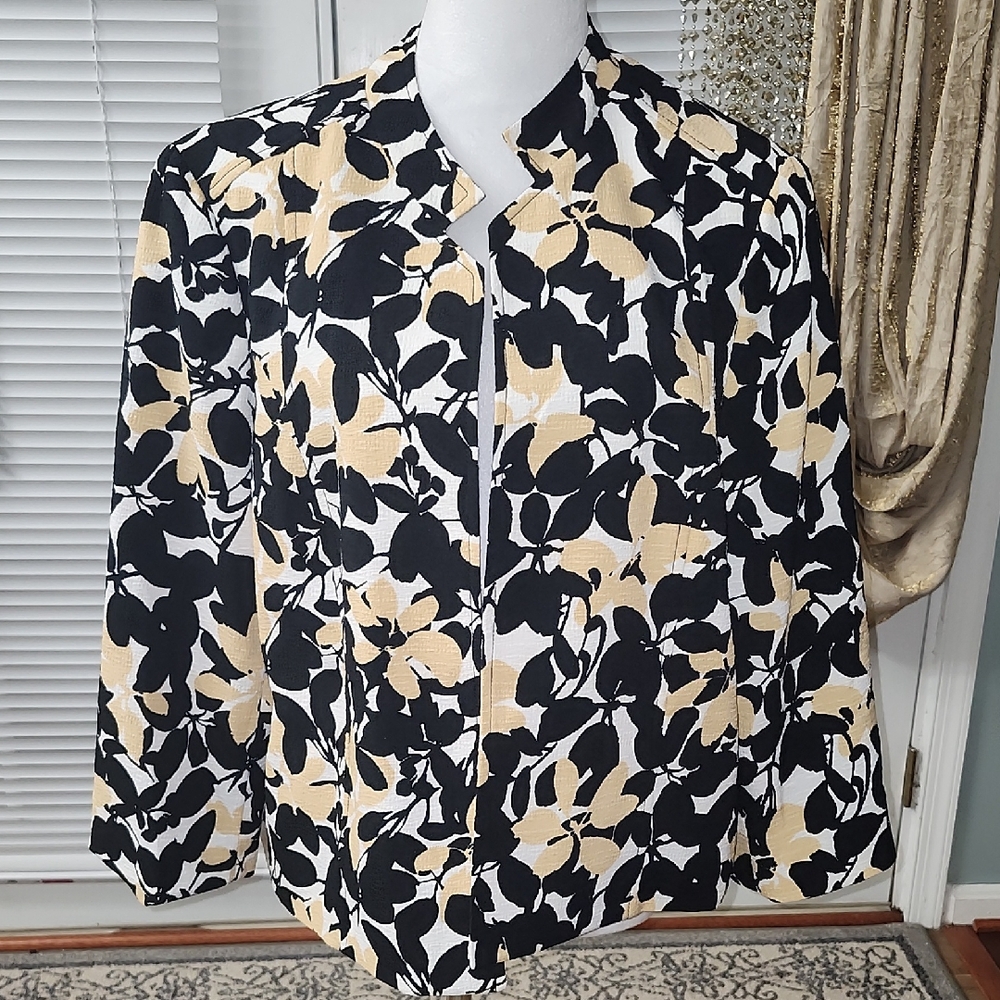 Kasper Beige and Black Garment